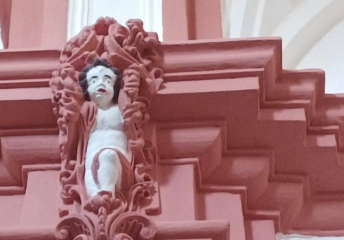 Uno de los querubines de la ermita de Nuestra señora del Mirón tras la restauración publica en la red X.