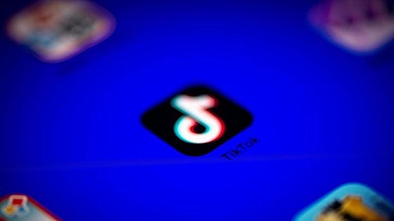TikTok se compromete con Bruselas a retirar programas que pagan a usuarios por ver vídeos