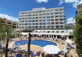 Turistas en un hotel de Benidorm.