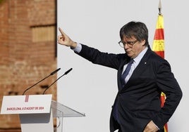 Carles Puigdemont durante su discurso en el paseo Lluís Companys de Barcelona.