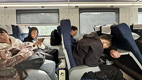 Me pongo mala de acostarme, ¡voy a palmarla en Kunming!