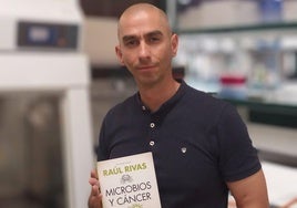 El catedrático de Microbiología Raúl Rivas.