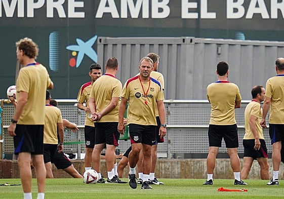 Hansi Flick, preparando el estreno liguero del Barça.