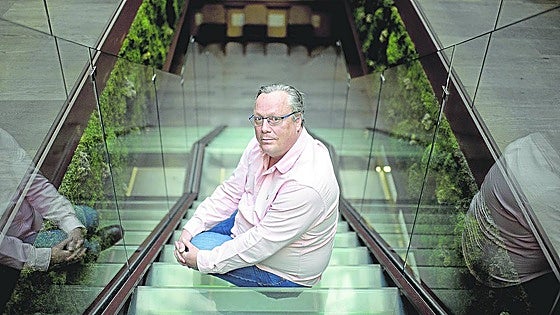 «Una bomba atómica y el 'apartheid' son lo más absurdo, pero existen»