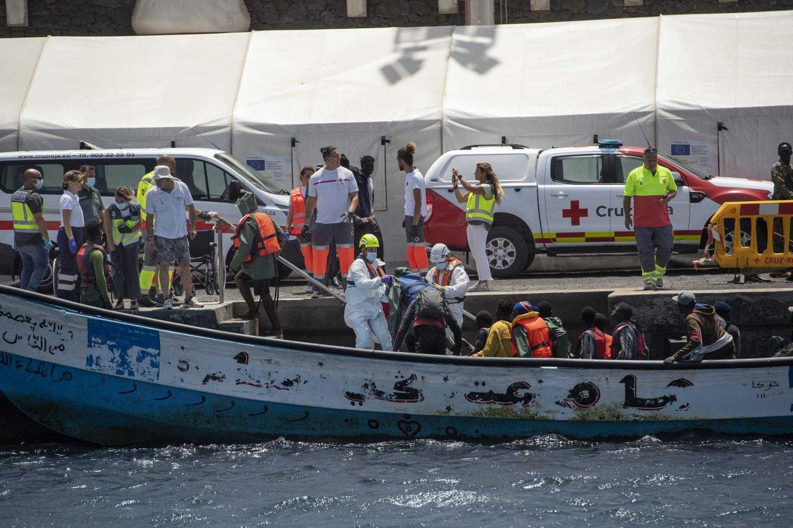 Imagen secundaria 2 - Llegan más de 600 migrantes en patera a España en un fin de semana