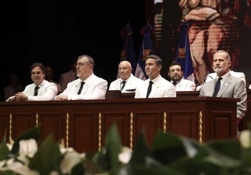 El polémico traje de Felipe VI en la toma de posesión del presidente dominicano