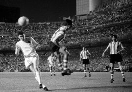 Paquito, durante la final de Copa de 1967 entre el Valencia y el Athletic.