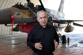 Benjamín Netanyahu visitó una base aérea en el norte.