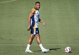 Kylian Mbappé, durante un entrenamiento con el Real Madrid.