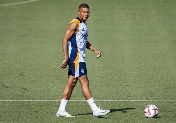 Kylian Mbappé, durante un entrenamiento con el Real Madrid.