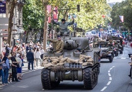 Un desfile recreó la entrada de las tropas de liberación en París.