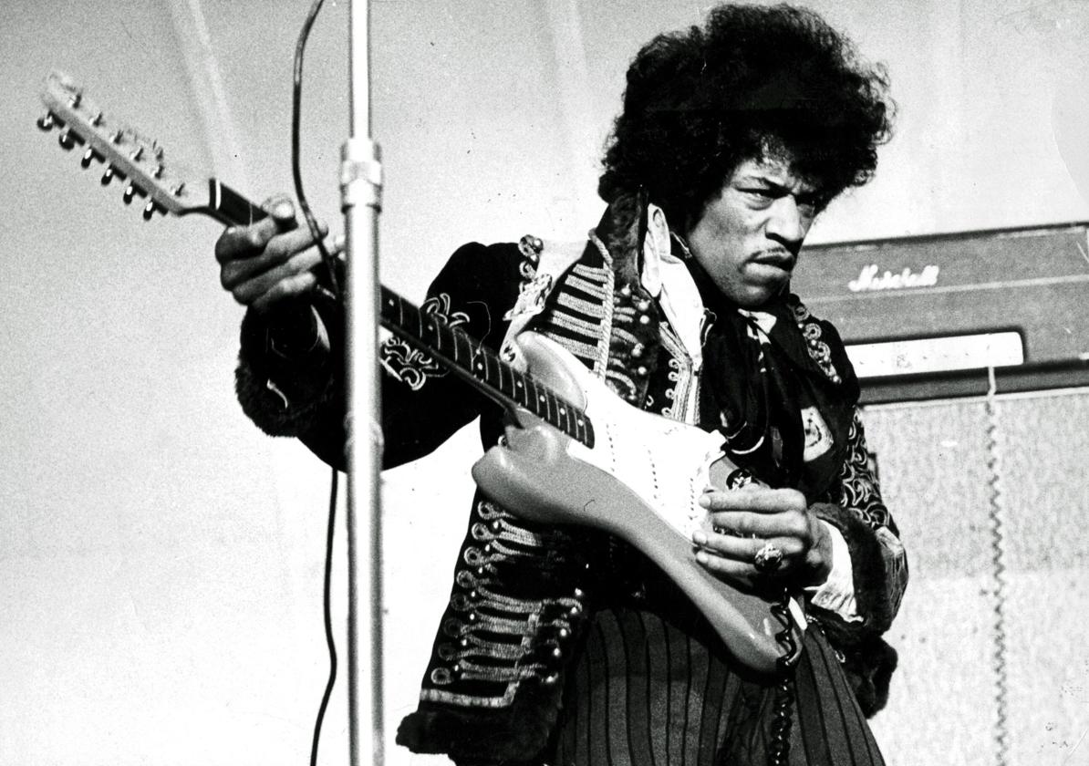 Jimi Hendrix durante una actuación en Estocolmo en 1978