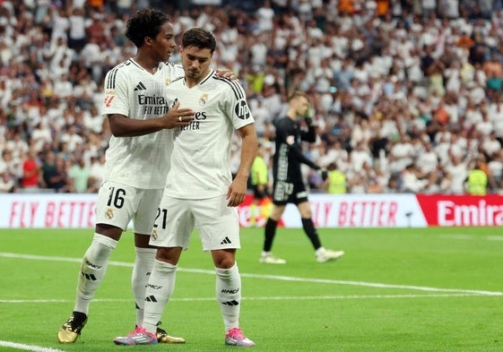 Brahim Díaz y Endrick, celebrando el gol de Brahim en el último partido