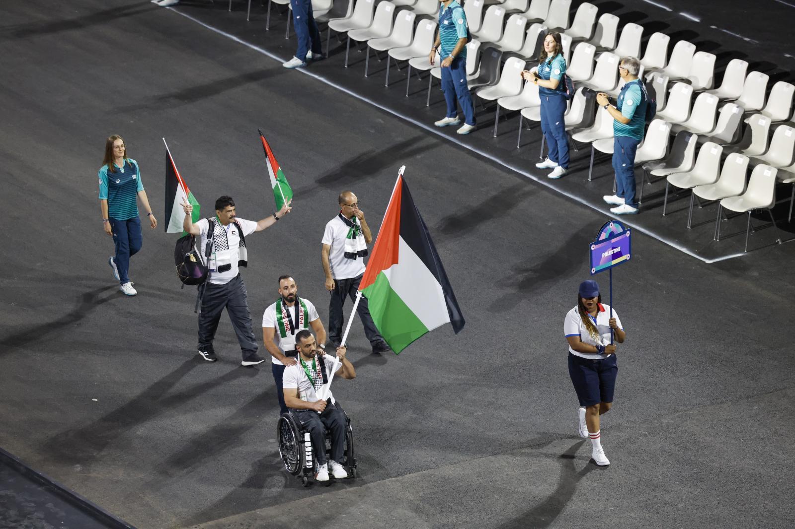 La delegación palestina, en París durante la inauguración.