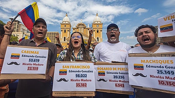 María Corina Machado desafía a la represión de Maduro y reaparece en una protesta