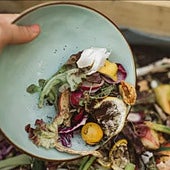 El desperdicio alimentario sube en un 30% durante los meses de verano