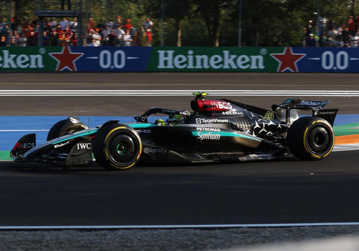 El Mercedes de Lewis Hamilton, durante los entrenamientos libres del GP de Italia.