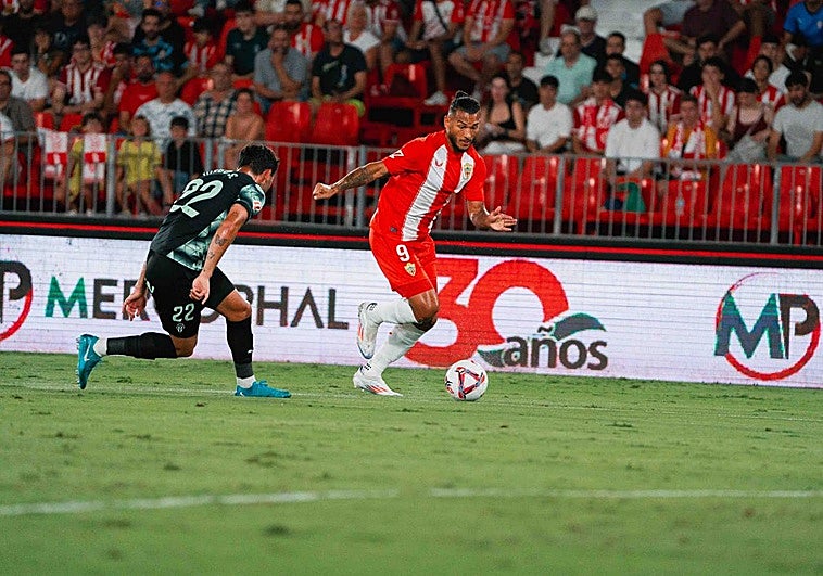 Almería y Sporting se neutralizan