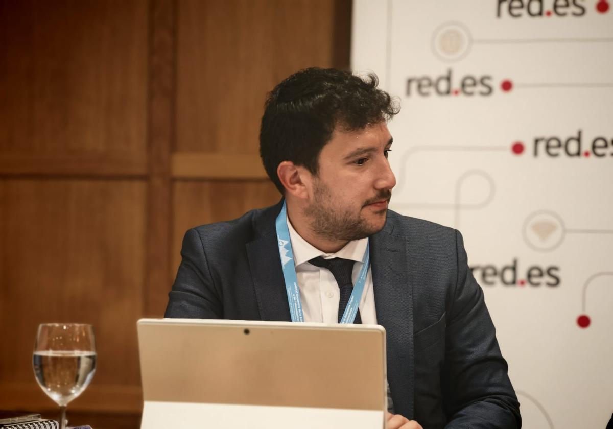 El director general de Red.es, Jesús Herrero, durante el evento de Ametic en Santander.