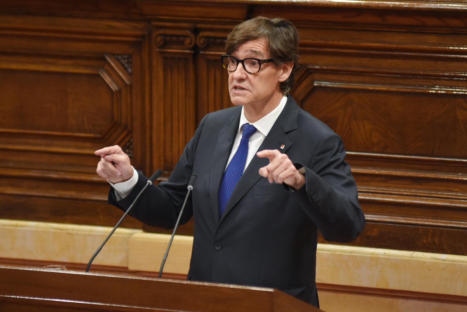 El president de la Generalitat, Salvador Illa, durante el primer pleno desde que fuera elegido presidente de la Generalitat, en el Parlament.