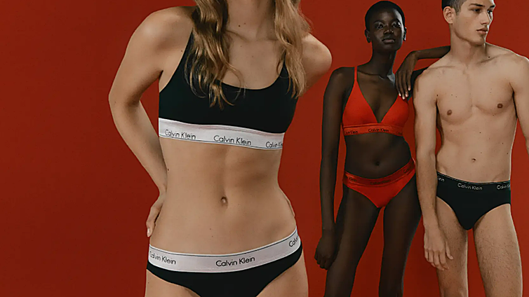 Aprovecha estos packs de ropa interior de Calvin Klein para él y para ella por menos 50€