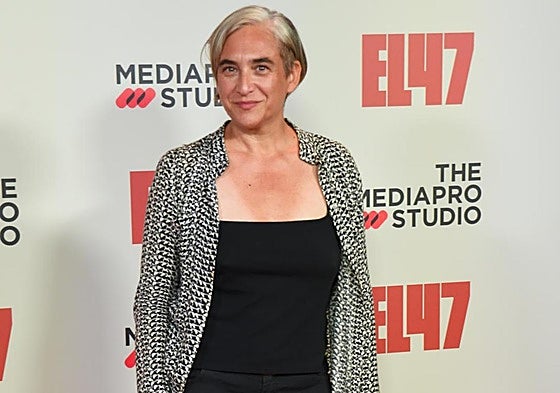 La exalcaldesa de Barcelona, Ada Colau, posa durante el photocall del preestreno de la película 'El 47', el pasado miércoles, en Barcelona.