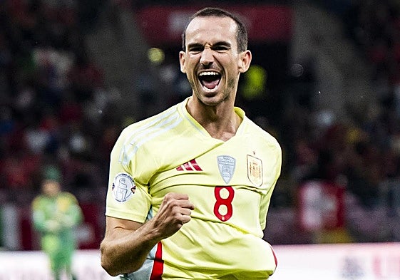 Fabián celebra el primero de los goles que marcó el domingo ante Suiza.
