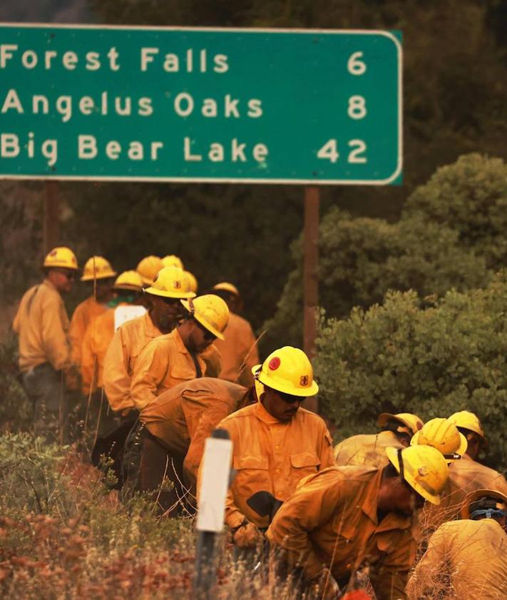 Imagen secundaria 2 - El 'Line Fire' ha quemado miles de hectáreas en California y ha obligado a los bomberos a multiplicarse