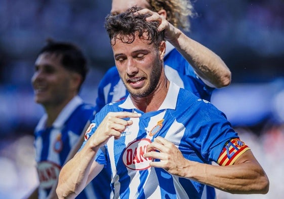 El 'hat-trick' de Puado le otorga la segunda victoria al Espanyol, frente al Alavés