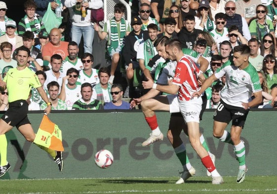 El Racing logra su tercer triunfo consecutivo, al derrotar al Sporting