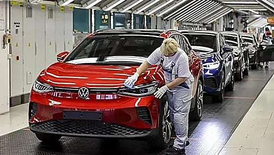 El gigante alemán Volkswagen muestra sus pies de barro