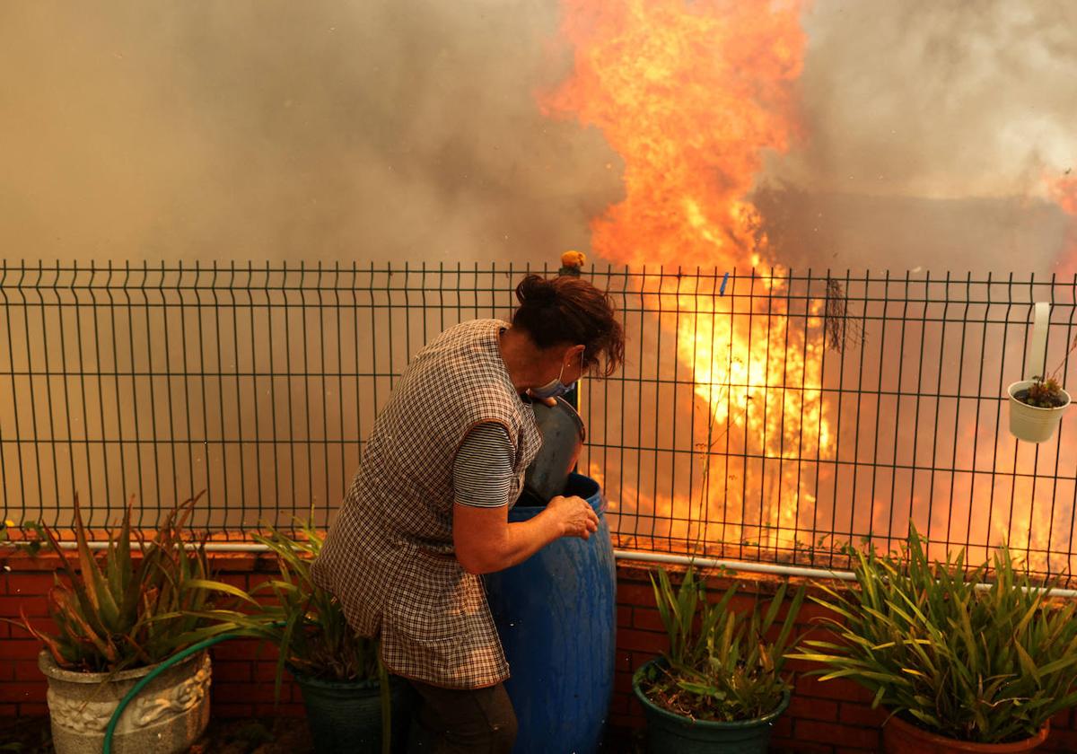 Al menos siete muertos y decenas de heridos en los incendios forestales de Portugal