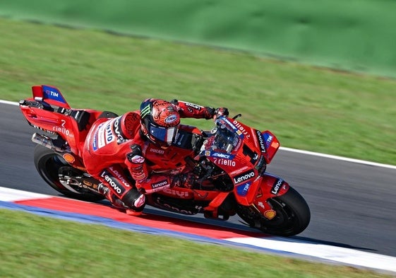 Pecco Bagnaia, rodando este viernes en el circuito Marco Simoncelli de Misano.