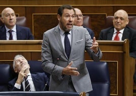 El ministro Óscar Puente durante la sesión de control al Gobierno en el Congreso de este miércoles.