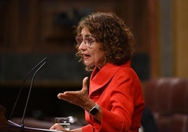 La vicepresidenta primera, María Jesús Montero, durante su comparecencia en el Congreso.