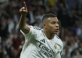 Kylian Mbappé celebra el gol que marcó la semana pasada ante el Alavés.