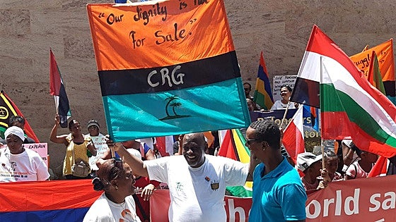 El Reino Unido renuncia a su última colonia en África a cambio de mantener una base militar