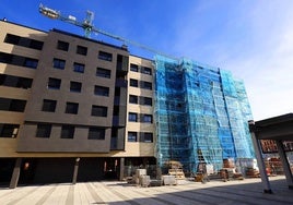 Edificio de viviendas en construcción.