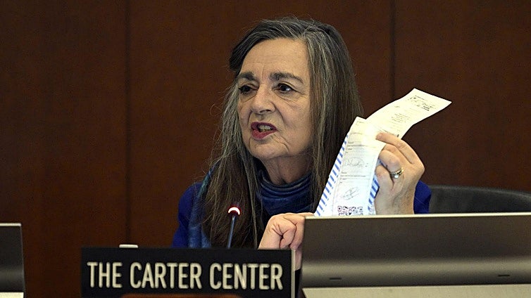 El Centro Carter muestra unas actas que dan el 67% de los votos a Edmundo González