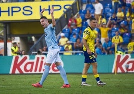 El Celta, con dos jugadores menos, conquista Las Palmas