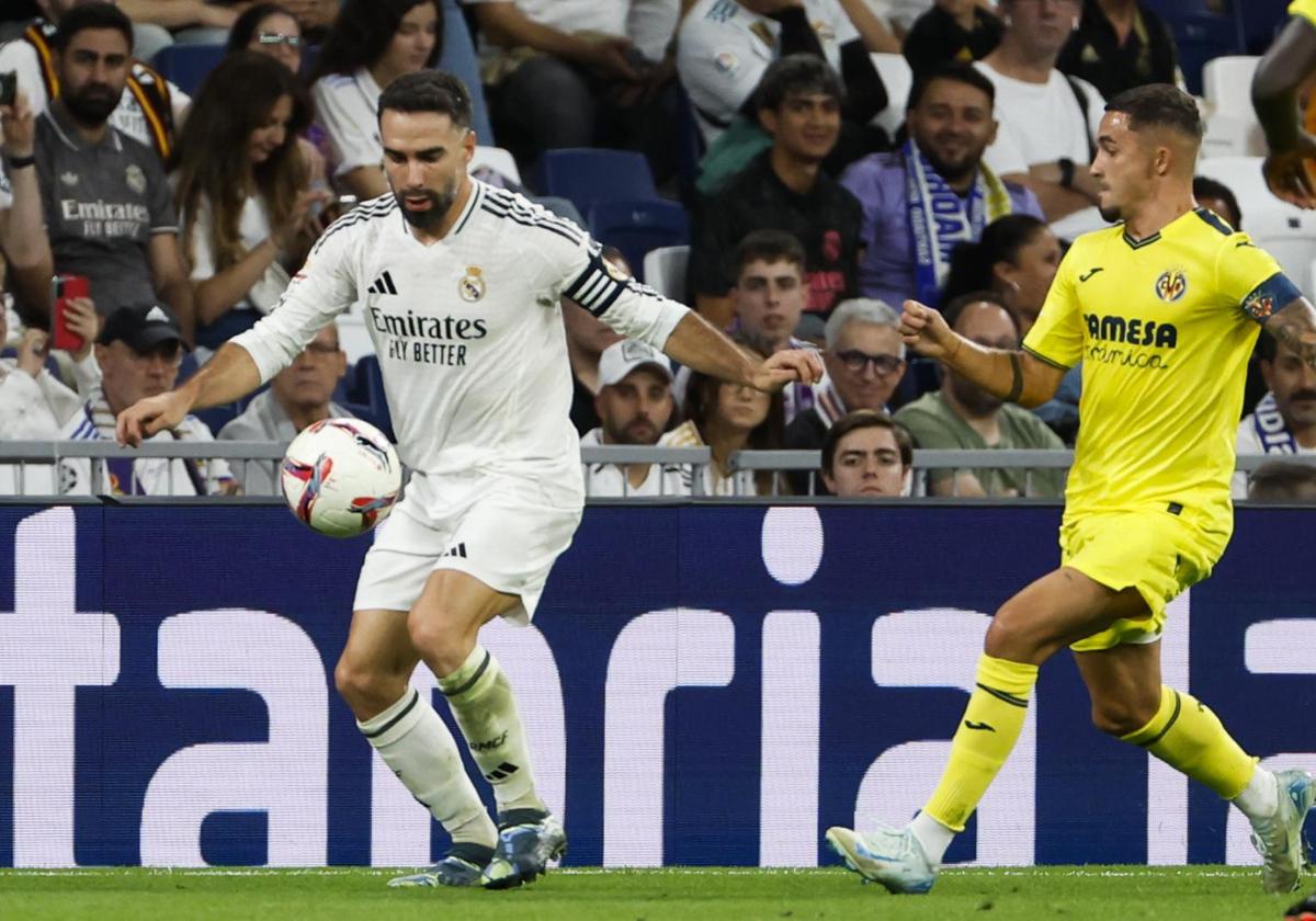 Carvajal, justo antes de caer lesionado en una acción ante Yéremy Pino.