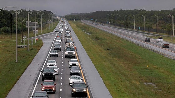 Florida evacúa ya a un millón de personas ante la llegada de un huracán «monstruoso»