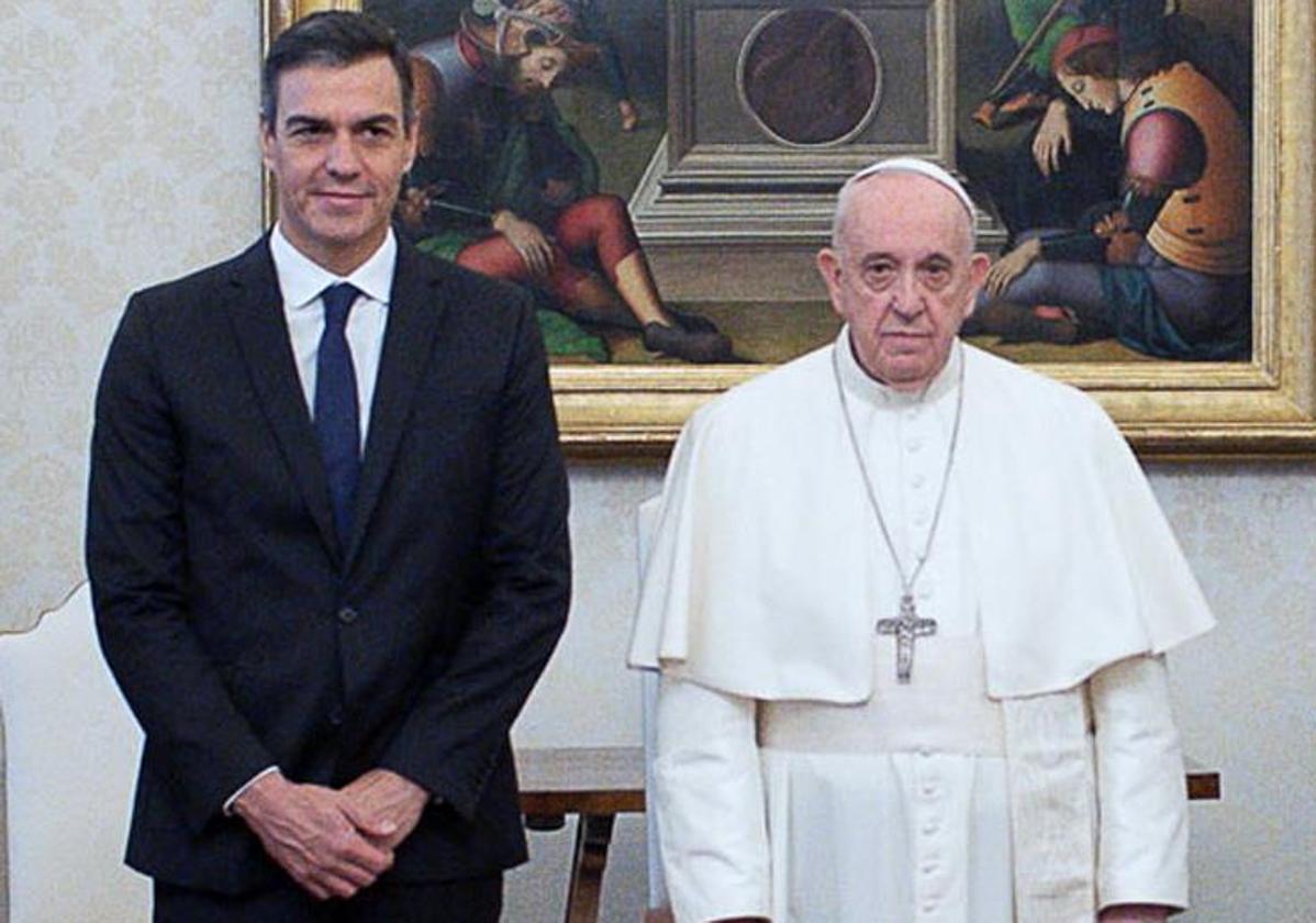 Pedro Sánchez y el Papa, en su encuentro en 2020.