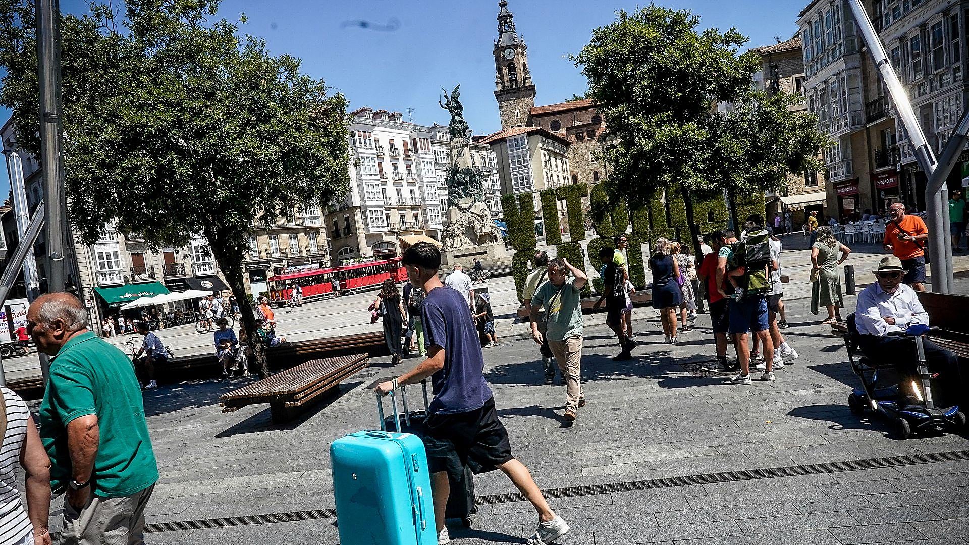 Málaga, Valencia, Santander o Gijón ya tienen más pisos turísticos que