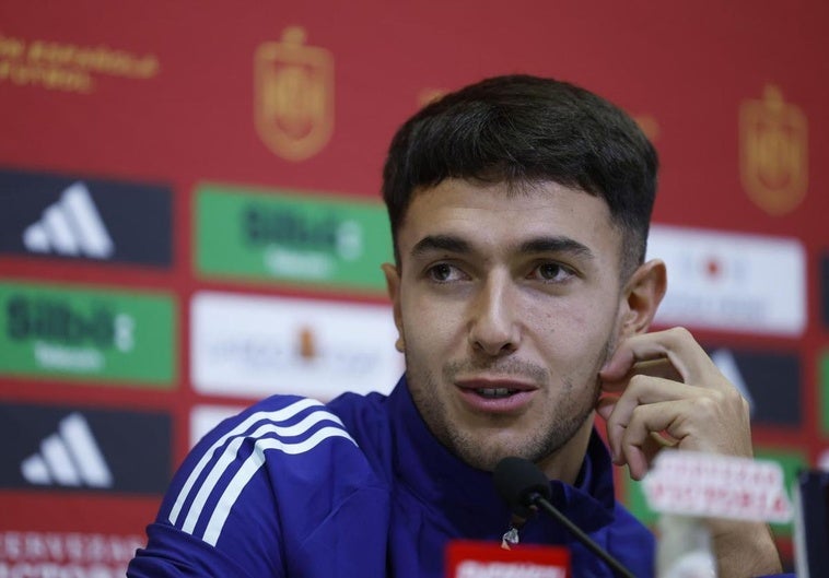 Martín Zubimendi, durante su comparecencia en la Ciudad del Fútbol.