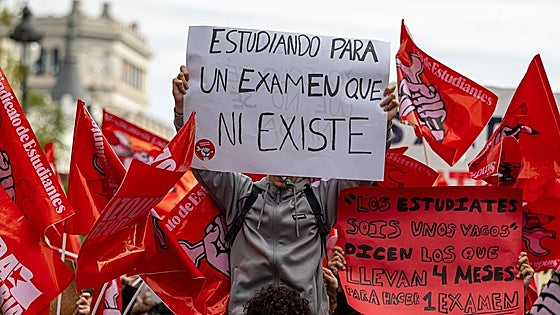 Miles de estudiantes, en huelga para exigir los modelos del examen de Selectividad