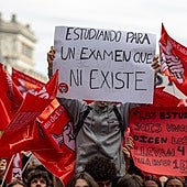 Miles de estudiantes, en huelga para exigir los modelos del examen de Selectividad