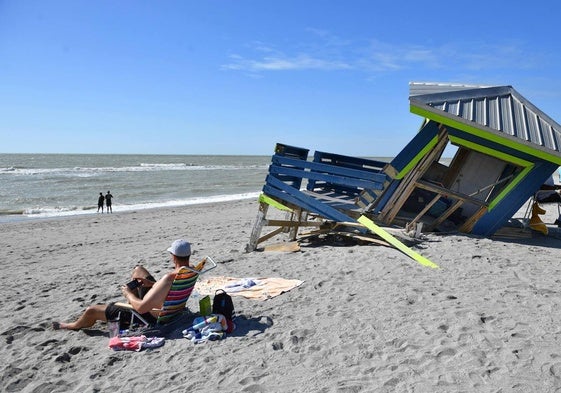 Florida trata de recuperar la normalidad tras el azote de dos huracanes en menos de dos semanas.