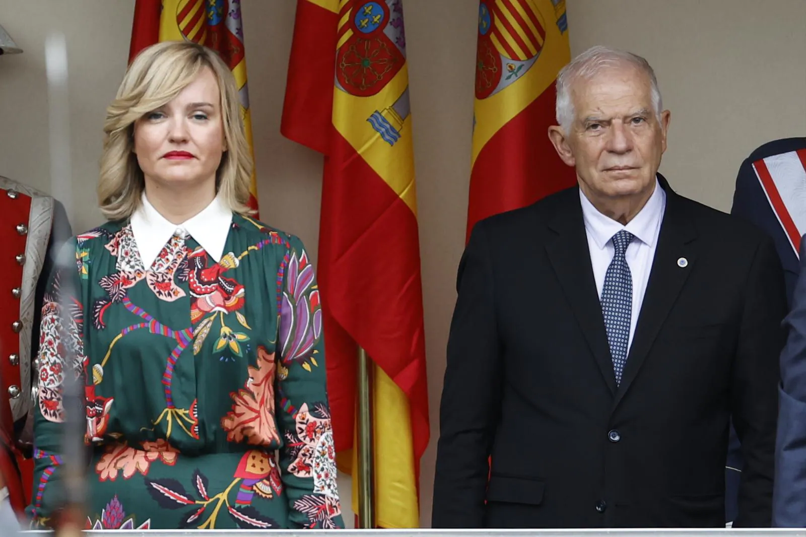 La portavoz del Gobierno, Pilar Alegría y el Alto representante de la Unión para Asuntos Exteriores y Política de Seguridad , Josep Borrell este sábado al tradicional desfile del Día de la Fiesta Nacional