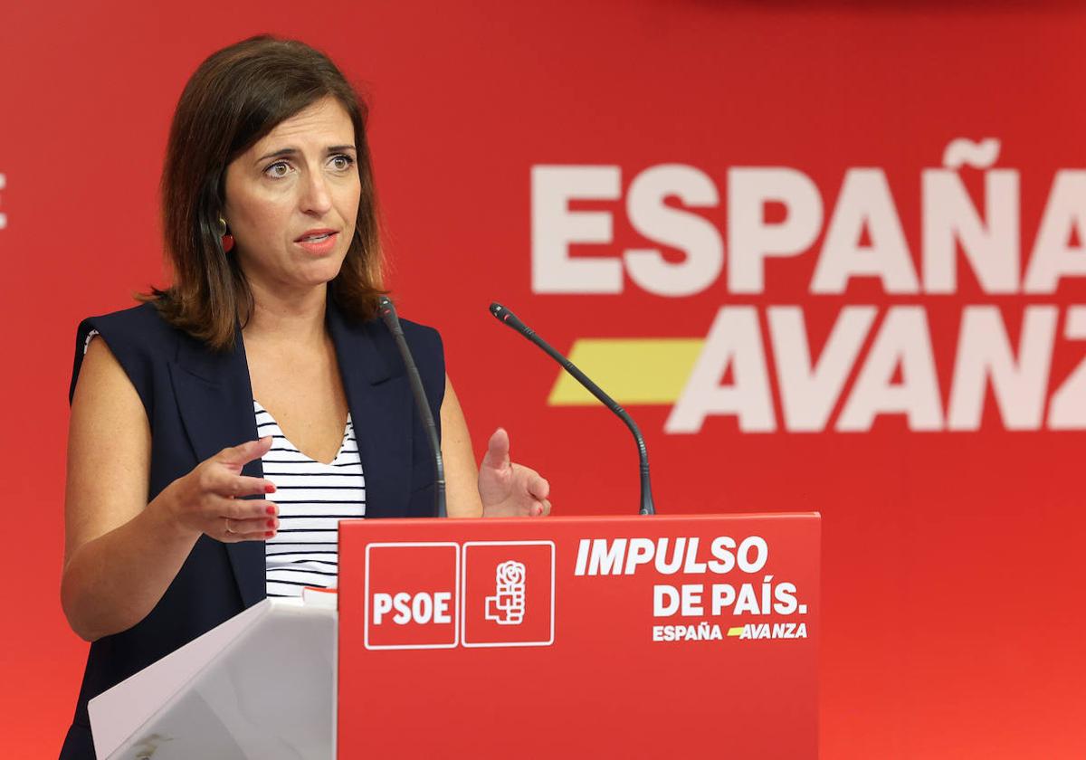 La portavoz del PSOE, Esther Peña, en una de sus intervenciones en la sede de Ferraz